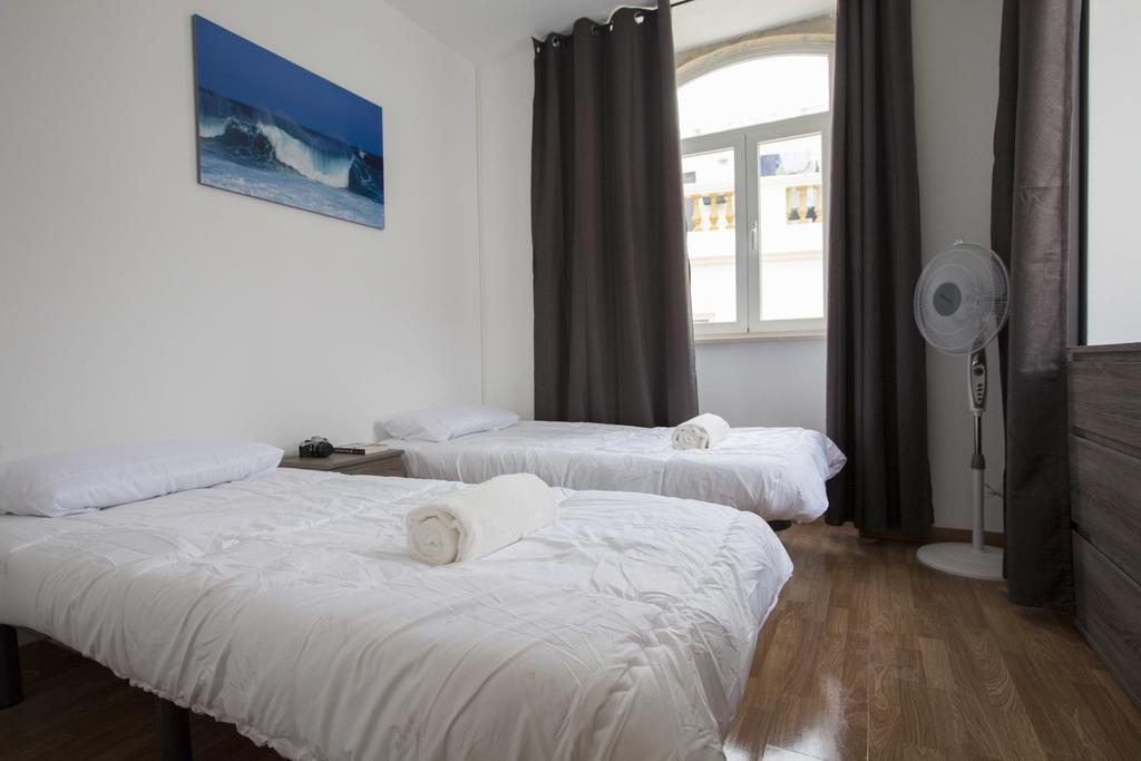 Guest House First Floor Lagos Exteriör bild