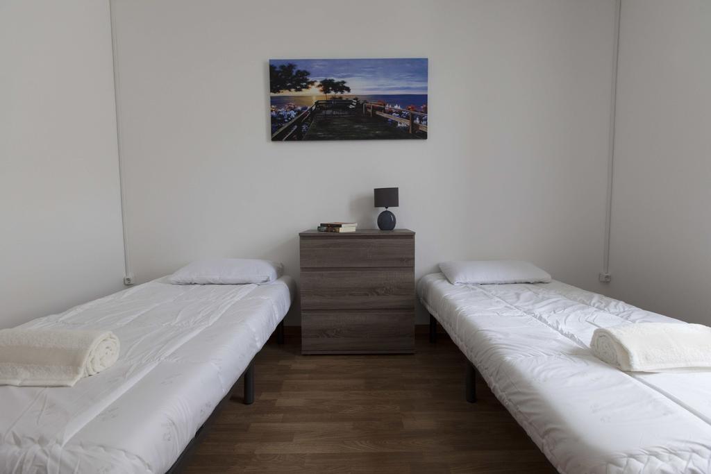 Guest House First Floor Lagos Exteriör bild